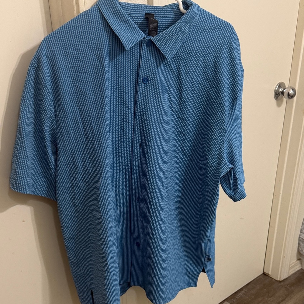 Like NEW lululemon Men’s airing easy short -sleeve shirt